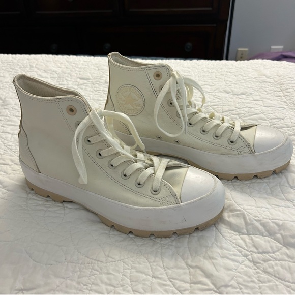 Converse Chuck Taylor All Star Lugged High Top in Egret - Picture 2 of 11
